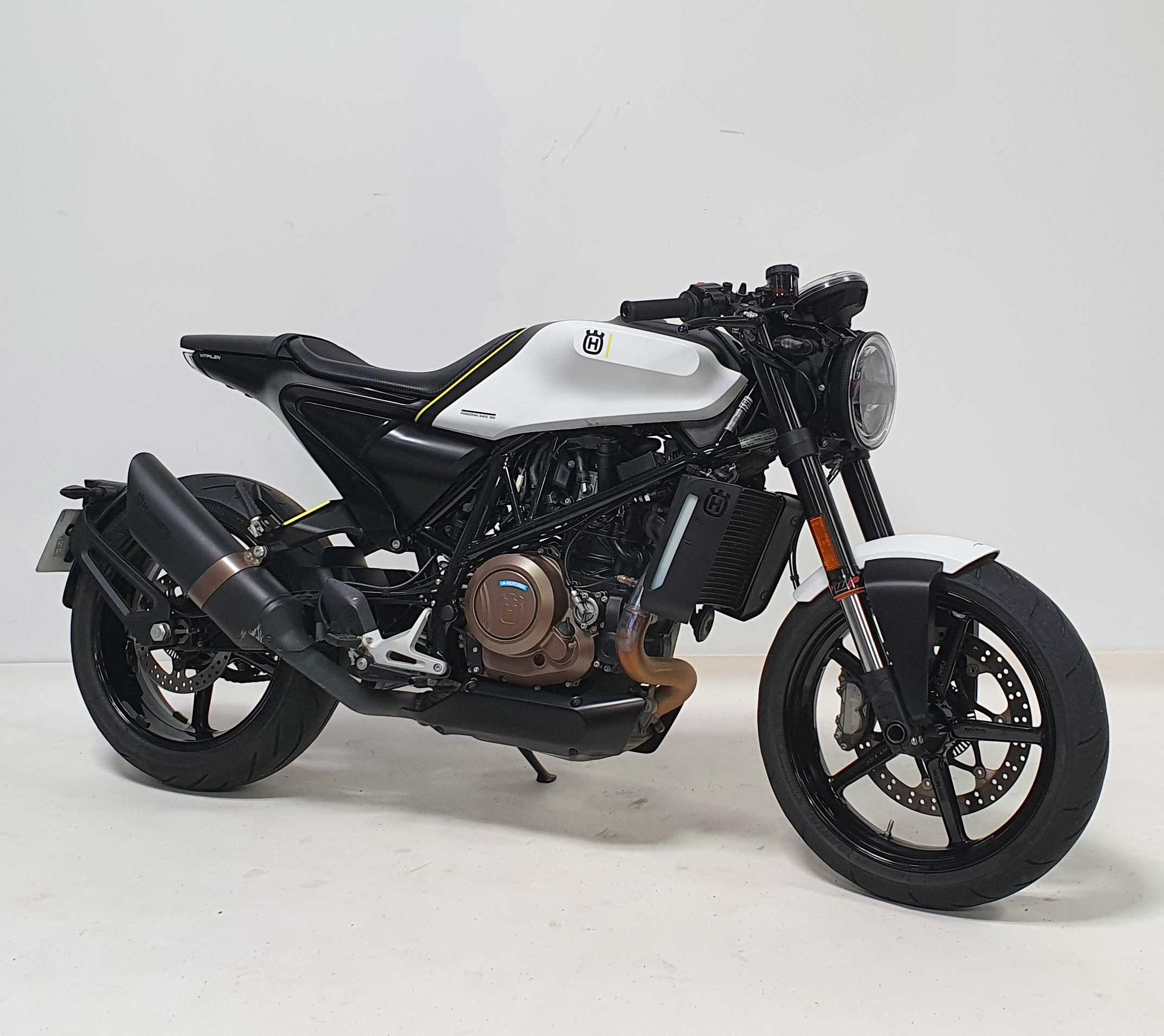 Husqvarna 701 Vitpilen 2018 HD vue 3/4 droite