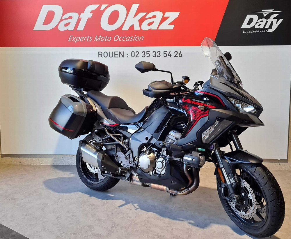 Kawasaki KLZ 1000 Versys SE Grand Tourer 2021 vue 3/4 droite