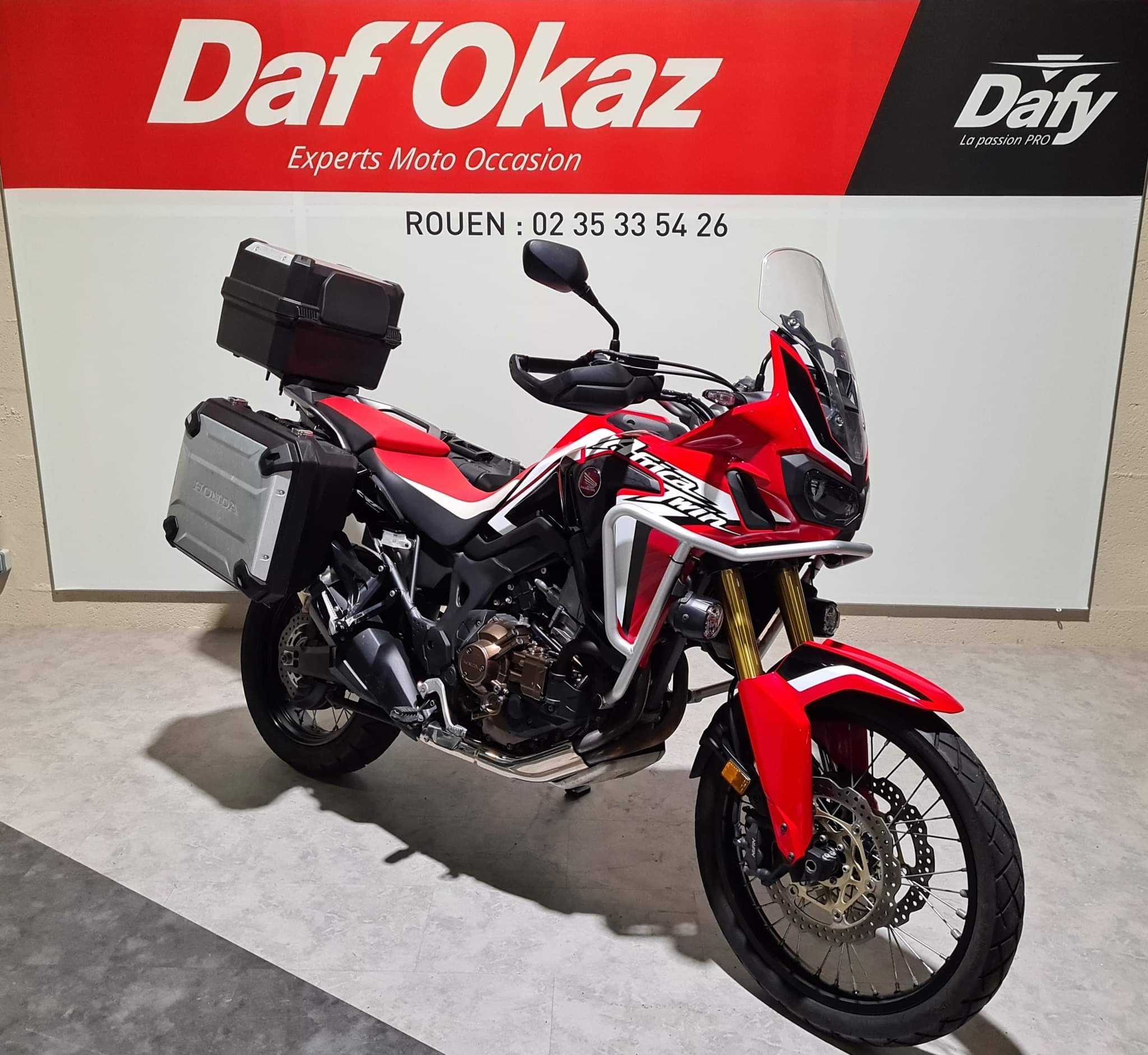 Honda CRF 1000 L Africa Twin 2016 HD vue 3/4 droite