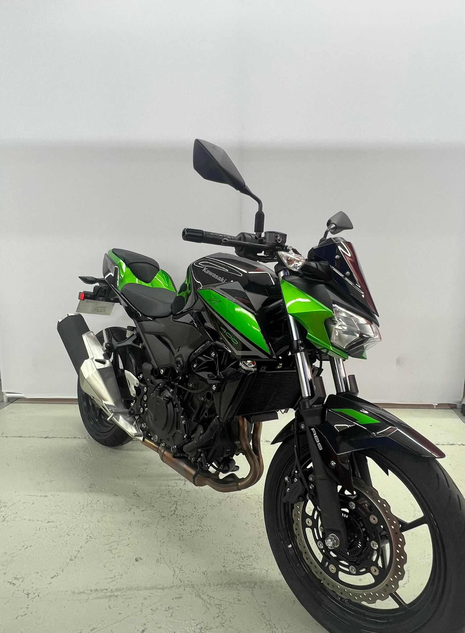 Kawasaki Z 400 2021 HD vue 3/4 droite