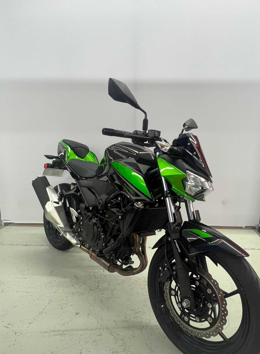 Kawasaki Z 400 2021 vue 3/4 droite