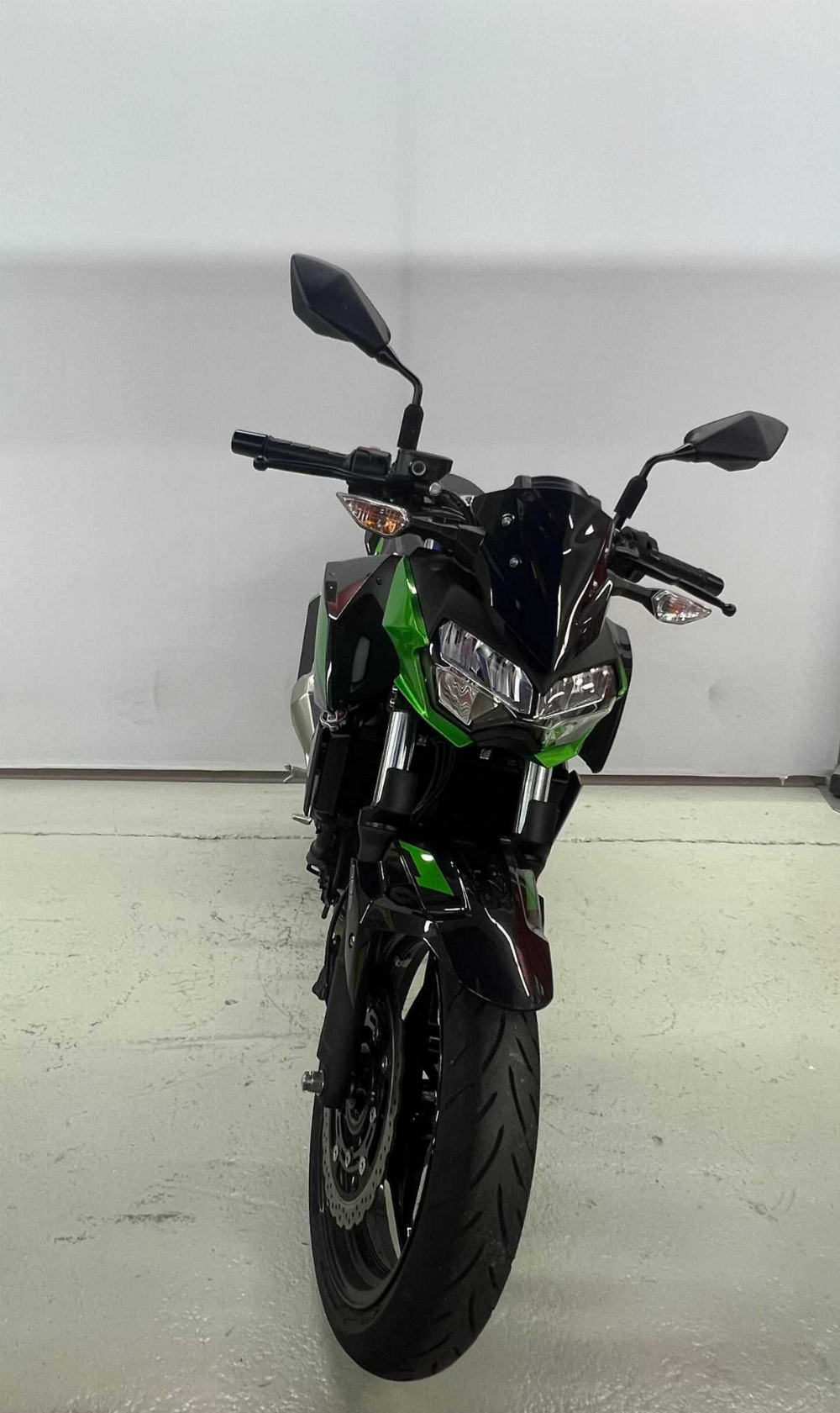 Kawasaki Z 400 2021 vue avant