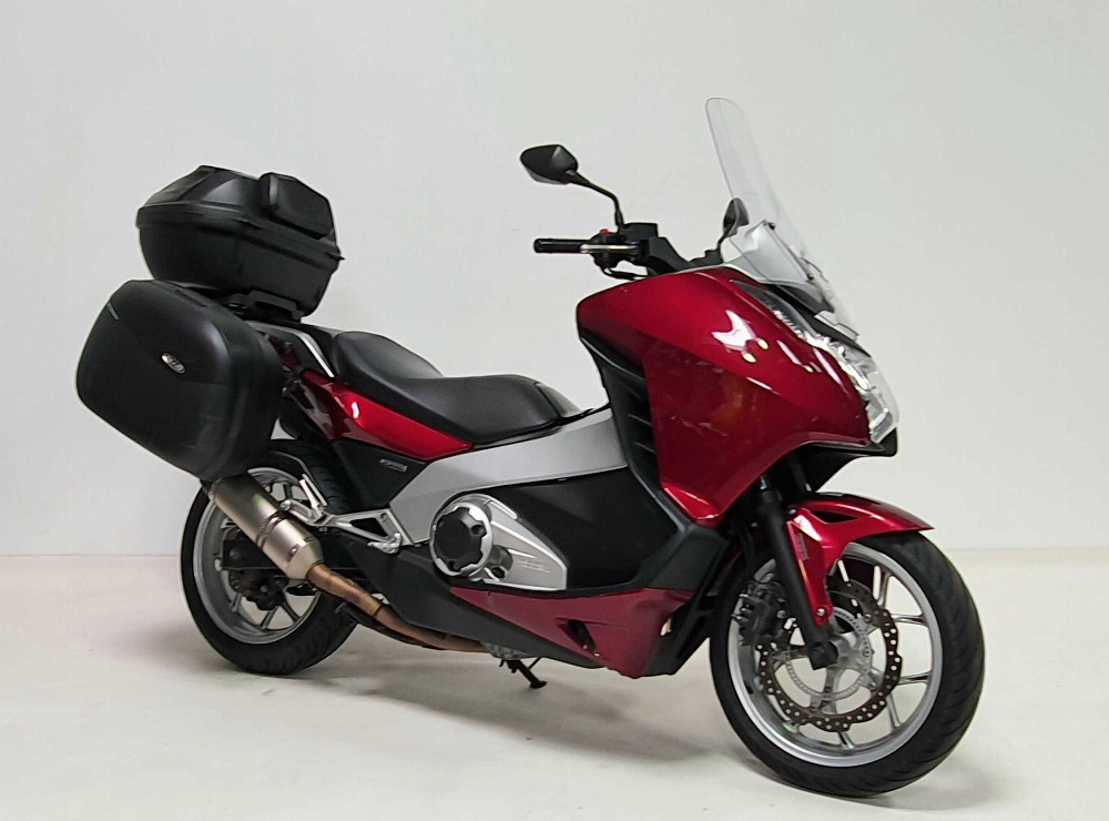 Honda NC 700 D Integra 2012 vue 3/4 droite