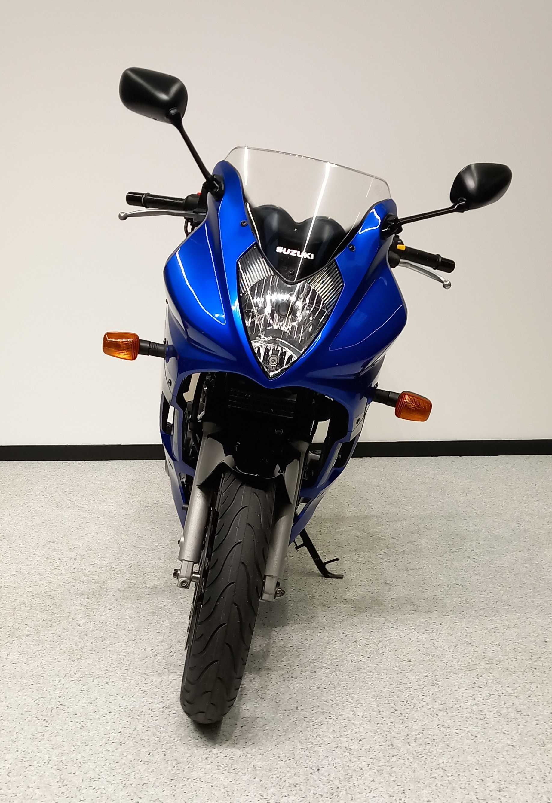 Suzuki GS 500 F 2004 HD vue avant