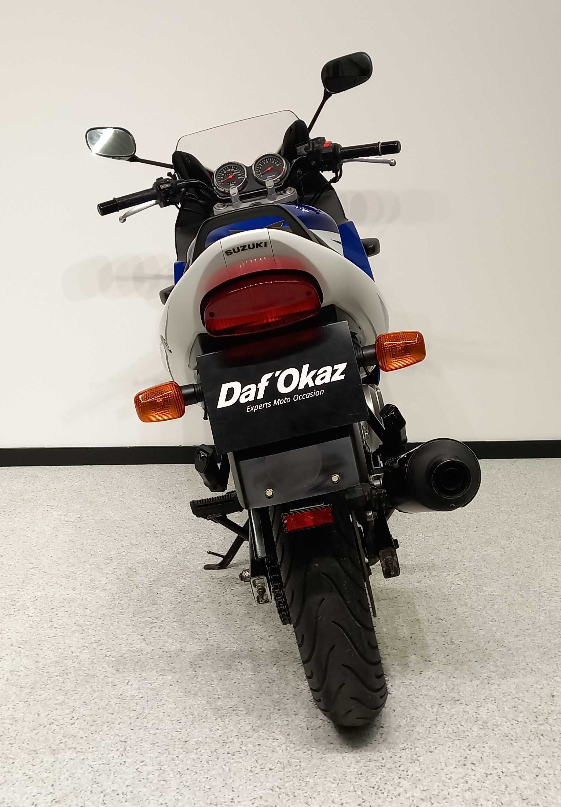 Suzuki GS 500 F 2004 HD vue arrière