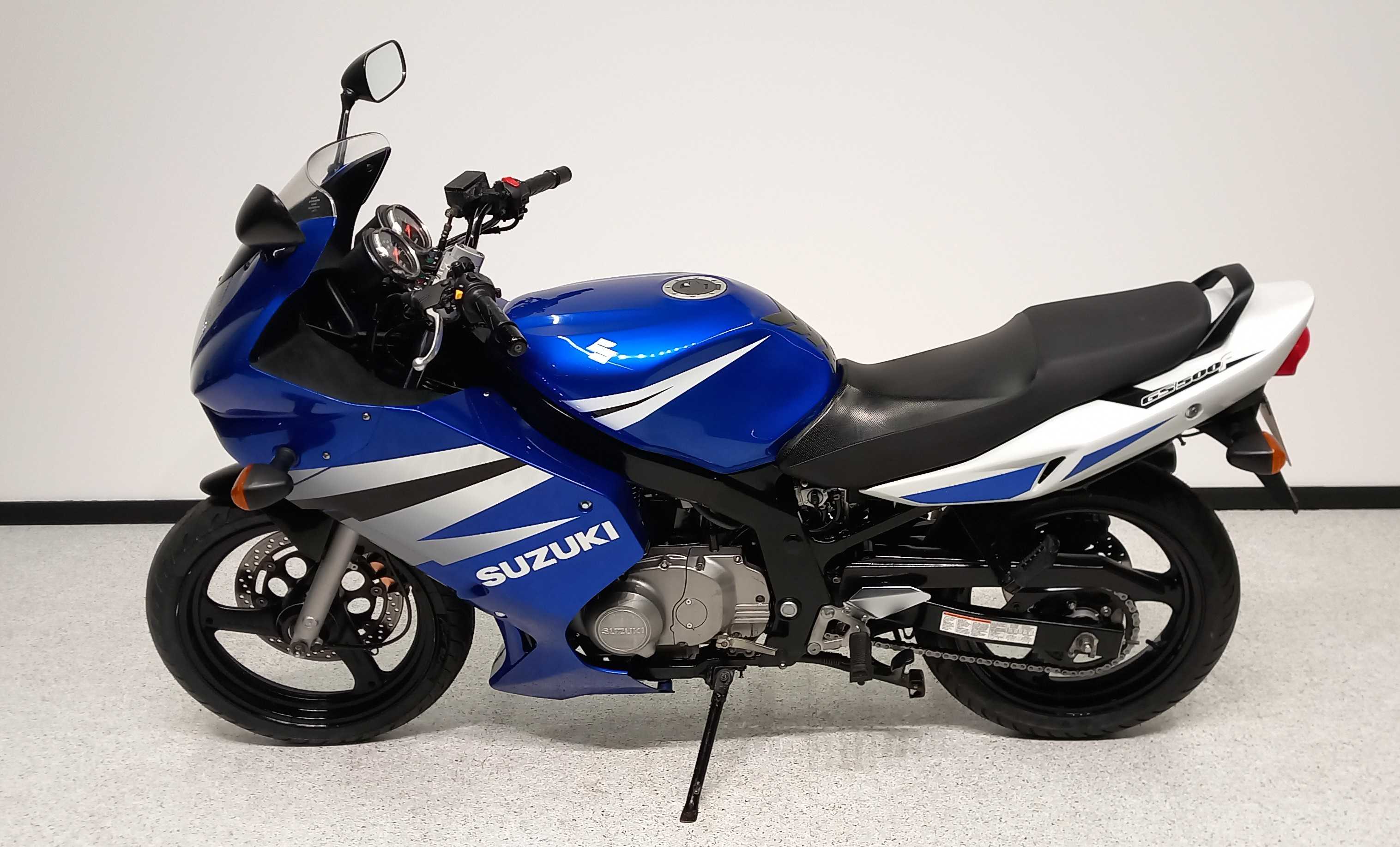 Suzuki GS 500 F 2004 HD vue gauche