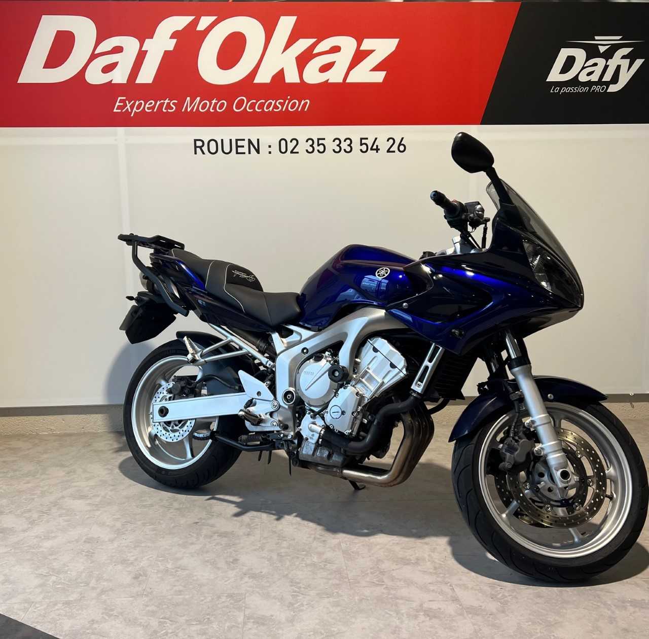 Yamaha FZ6 S Fazer 2003 HD vue 3/4 droite