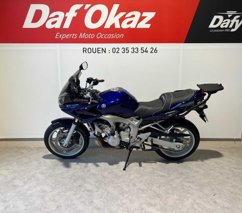 Yamaha FZ6 S Fazer 2003 vue gauche