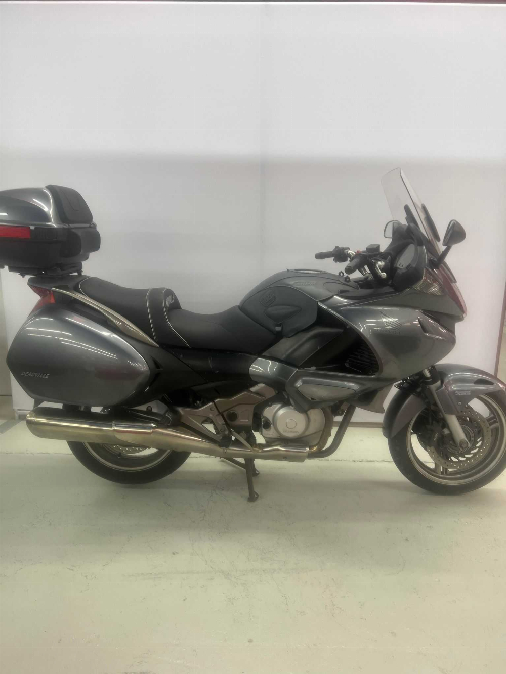 Honda NT 700 V Deauville ABS 2007 vue gauche