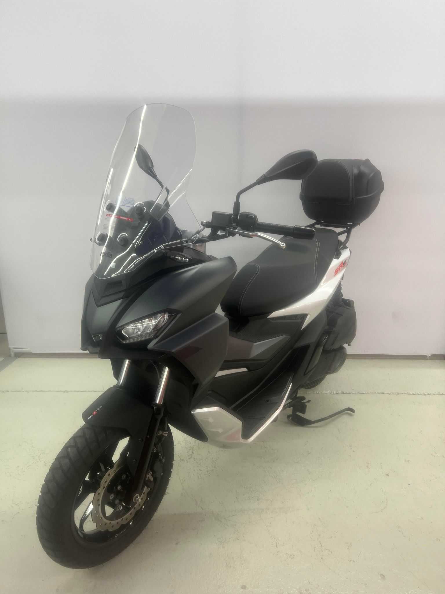 Aprilia SR 125 GT 2022 HD vue 3/4 droite