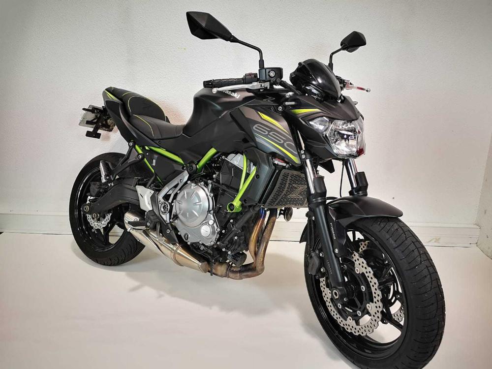 Kawasaki Z650 2019 vue 3/4 droite