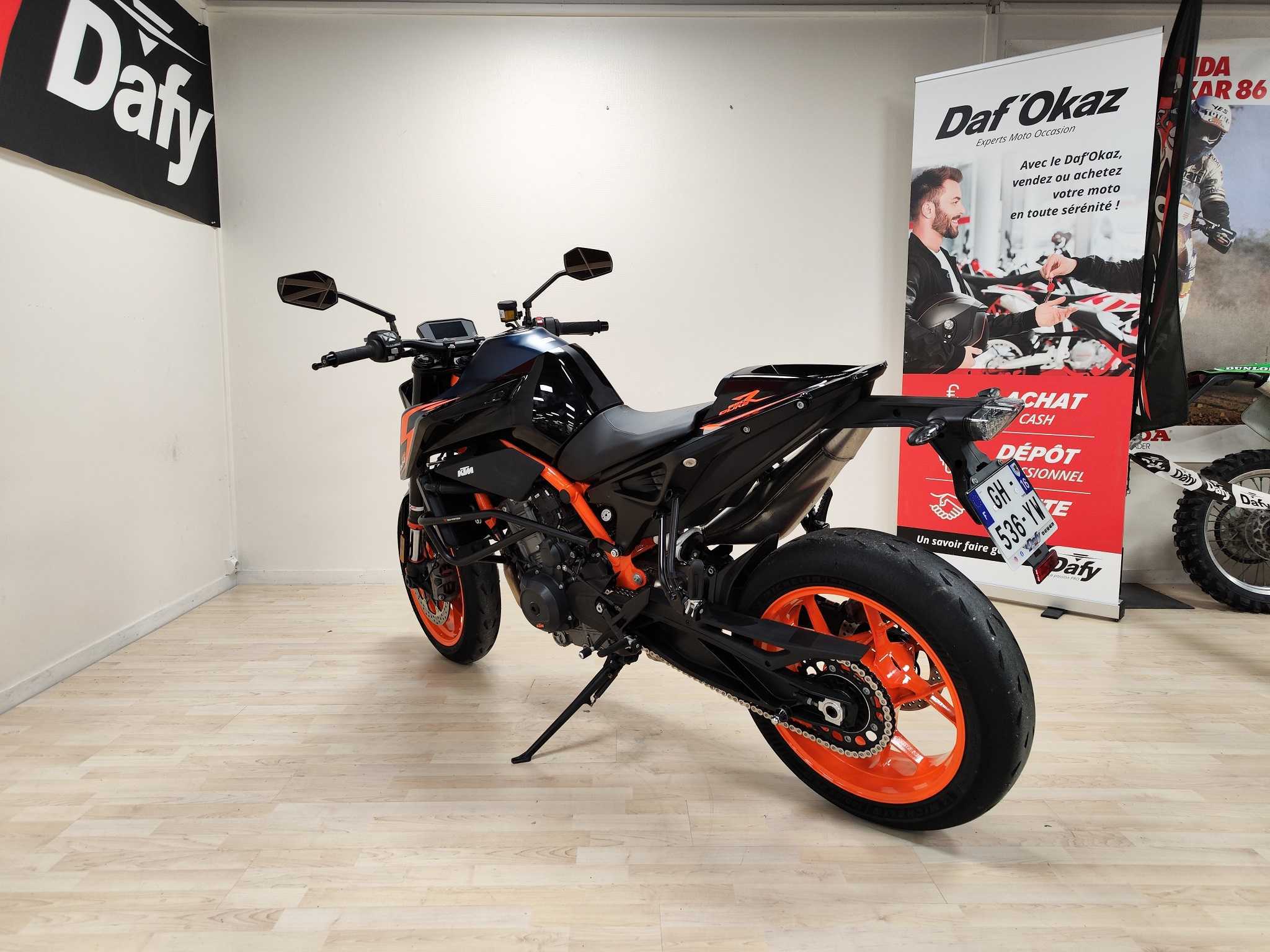 KTM 890 Duke R 2022 HD vue arrière