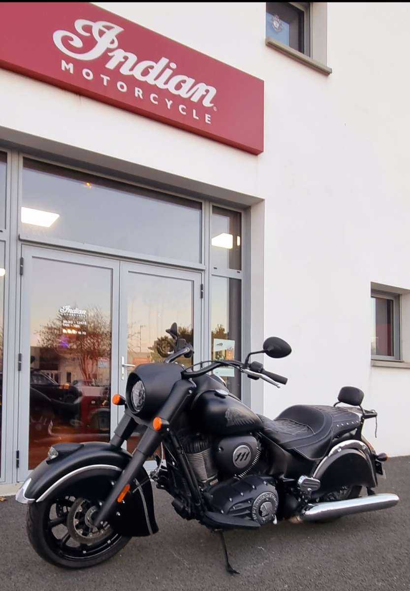 Indian CHIEF DARK HORSE 2019 HD vue avant