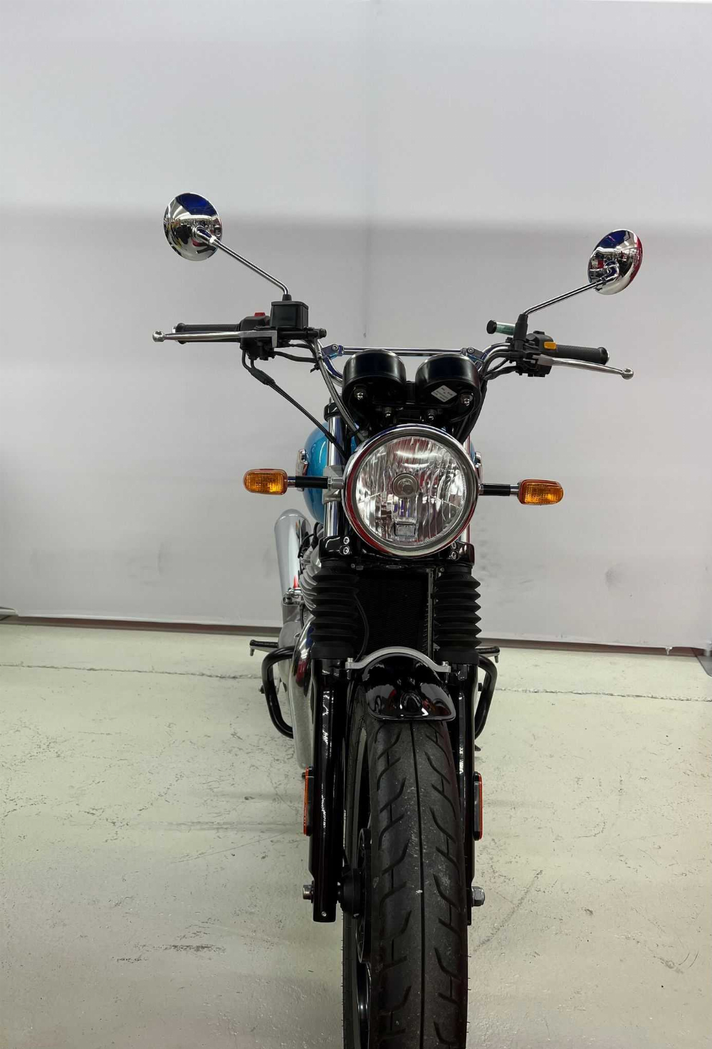 Royal Enfield INTERCEPTOR 650 &quot;VENTURA BLUE&quot; 2021 vue avant