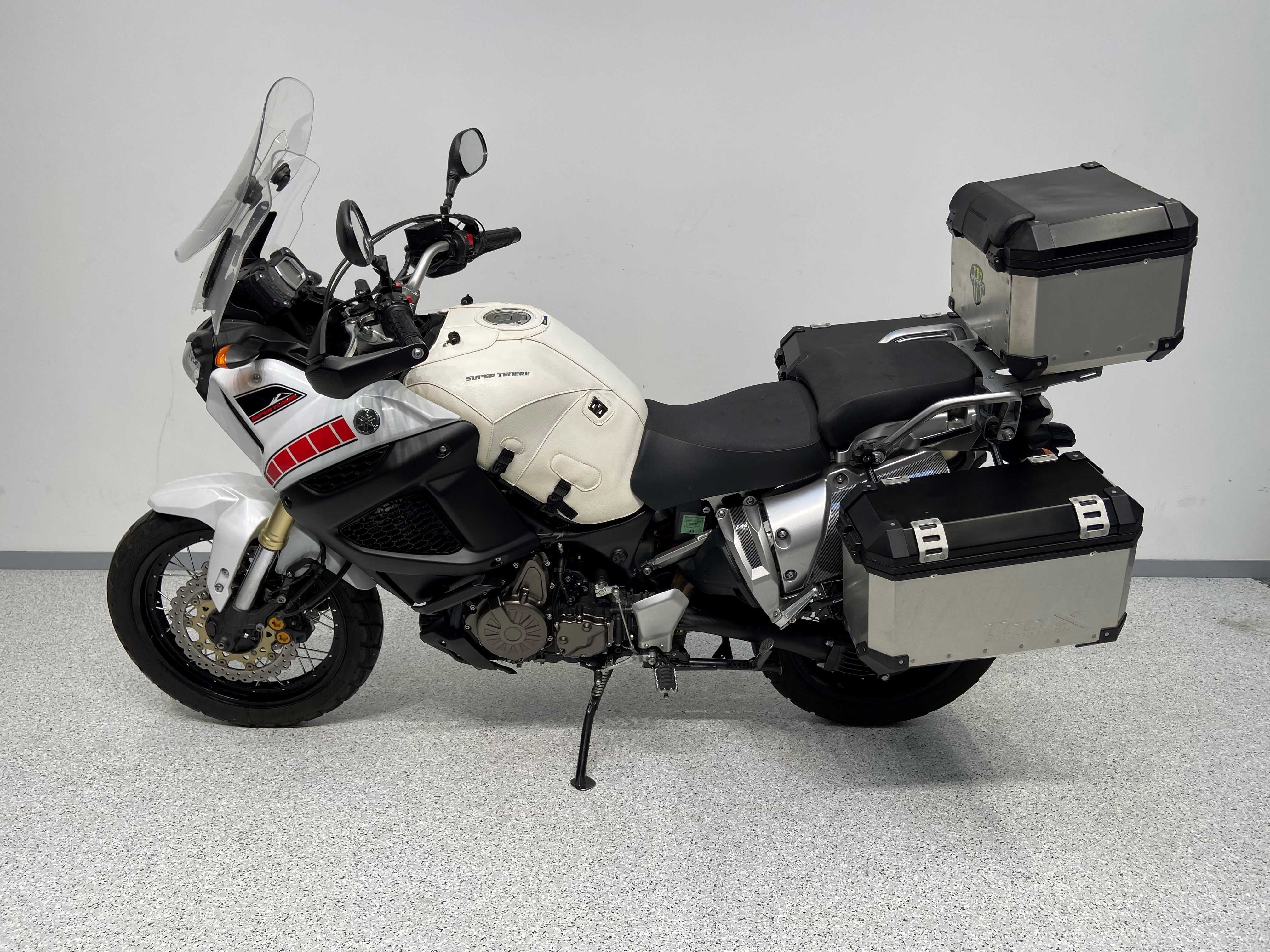 Yamaha XT 1200 Z Super Ténéré 2011 HD vue gauche