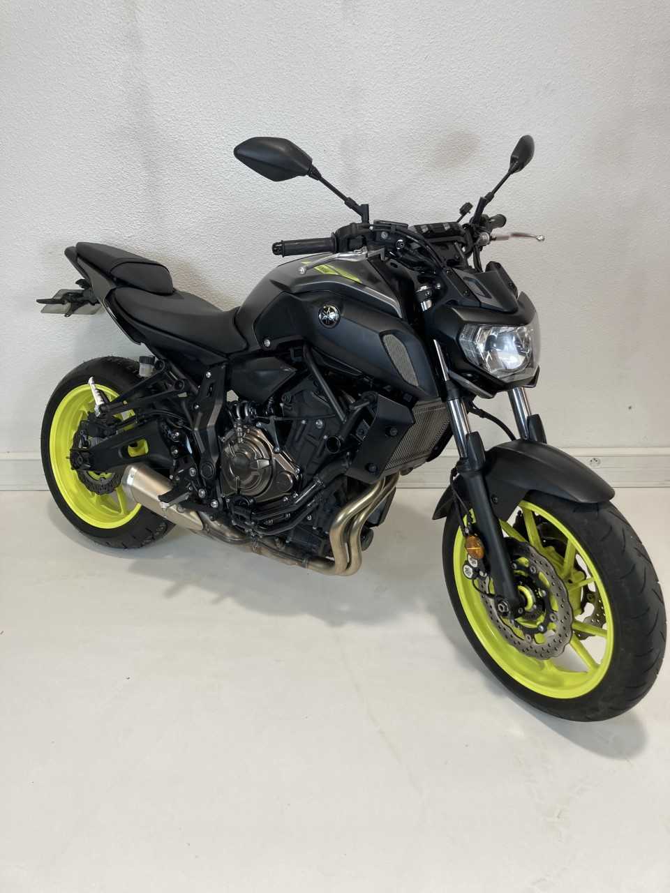 Yamaha MT-07 2018 HD vue 3/4 droite