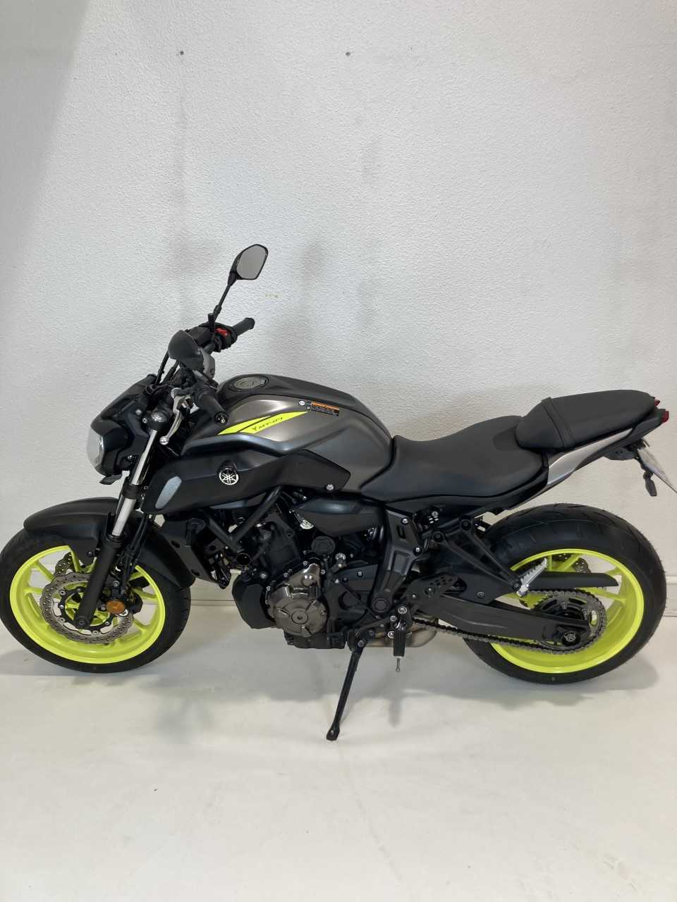 Yamaha MT-07 2018 HD vue gauche