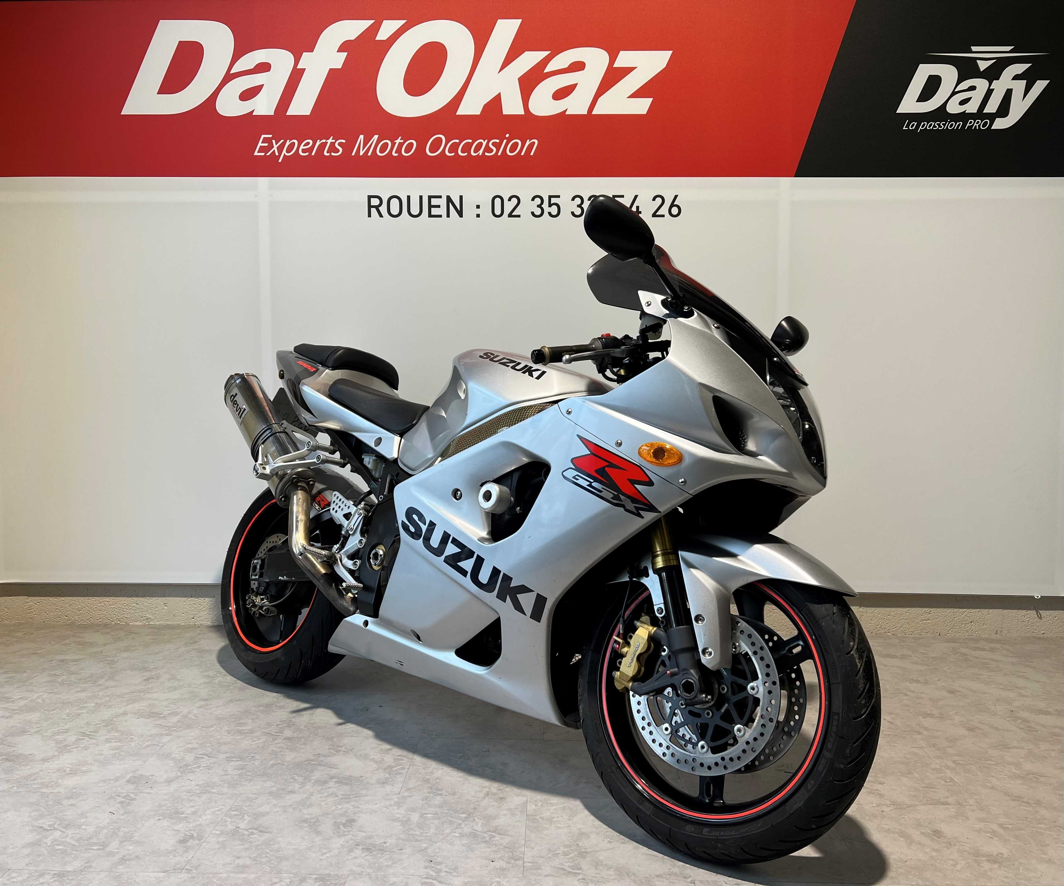 Suzuki GSX-R 1000 2004 HD vue 3/4 droite