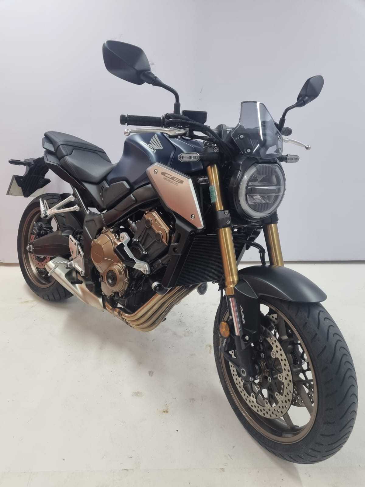 Honda CB 650 R 2019 HD vue 3/4 droite