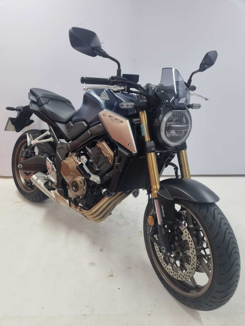 Honda CB 650 R 2019 vue 3/4 droite