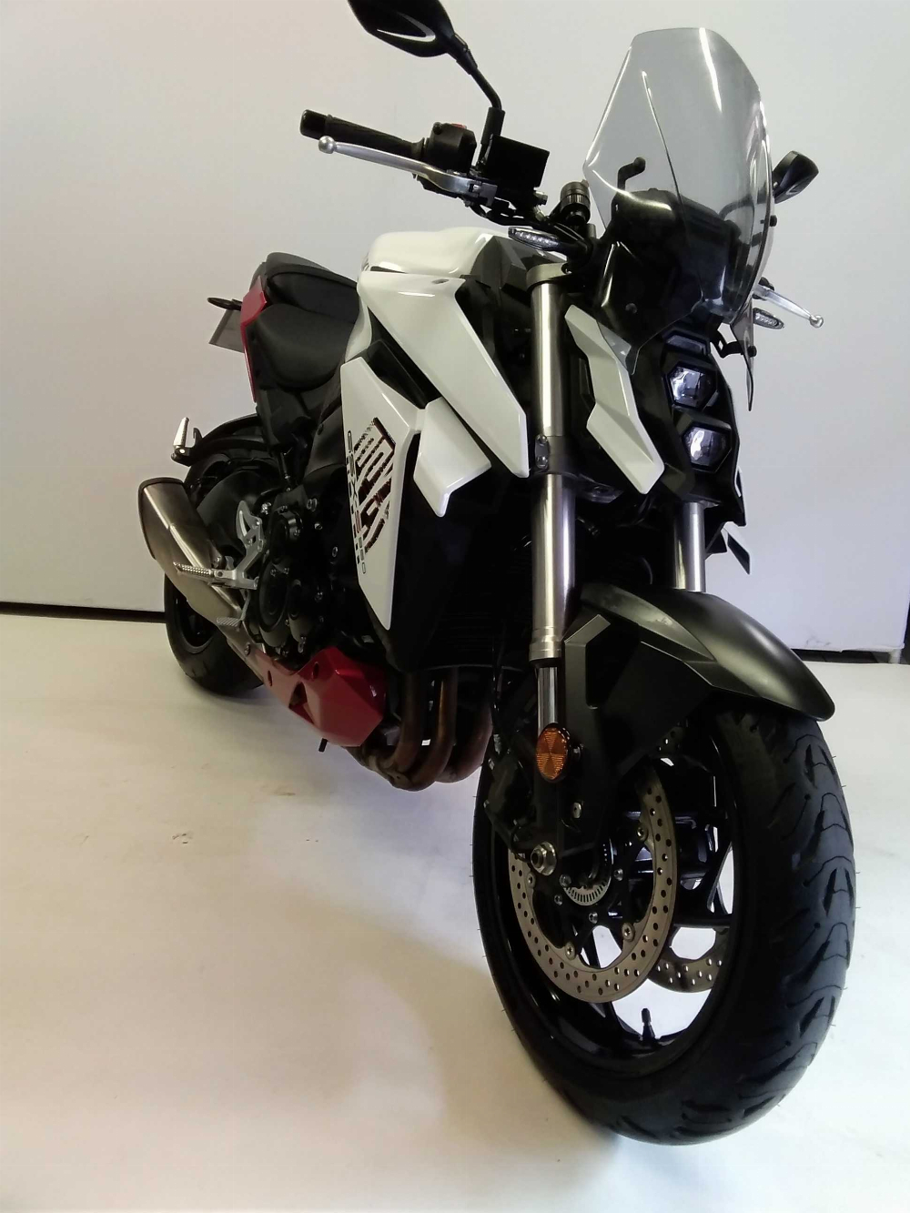 Suzuki GSX-S 950 2022 vue 3/4 droite