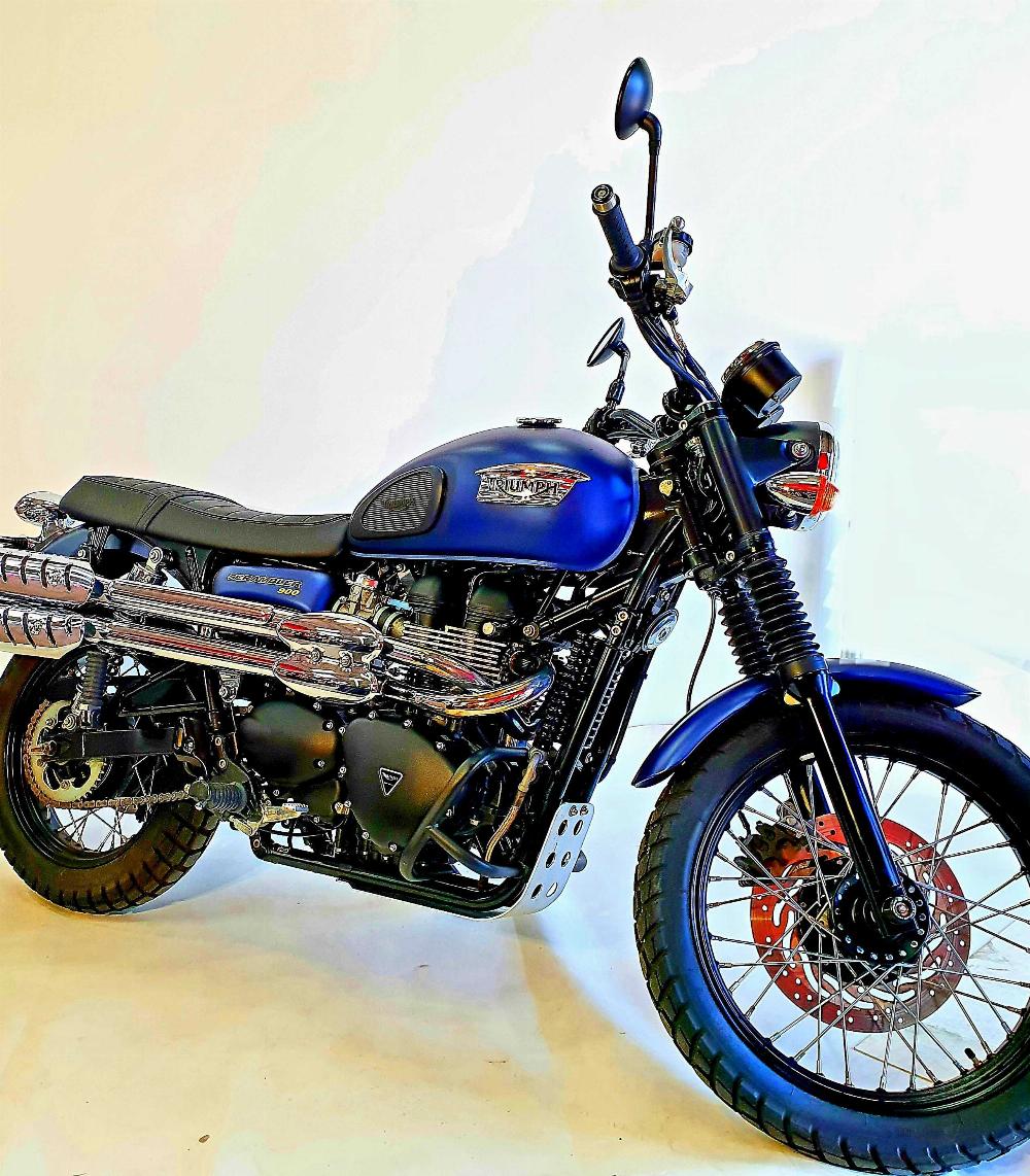 Triumph scrambler 2014 vue 3/4 droite