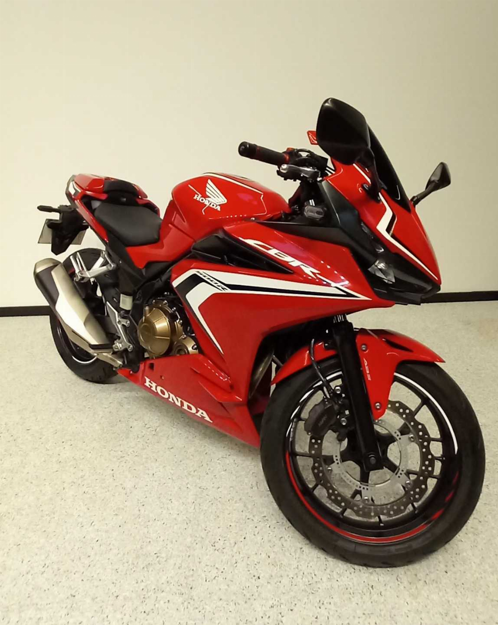 Honda CBR 500 R ABS 2019 vue 3/4 droite