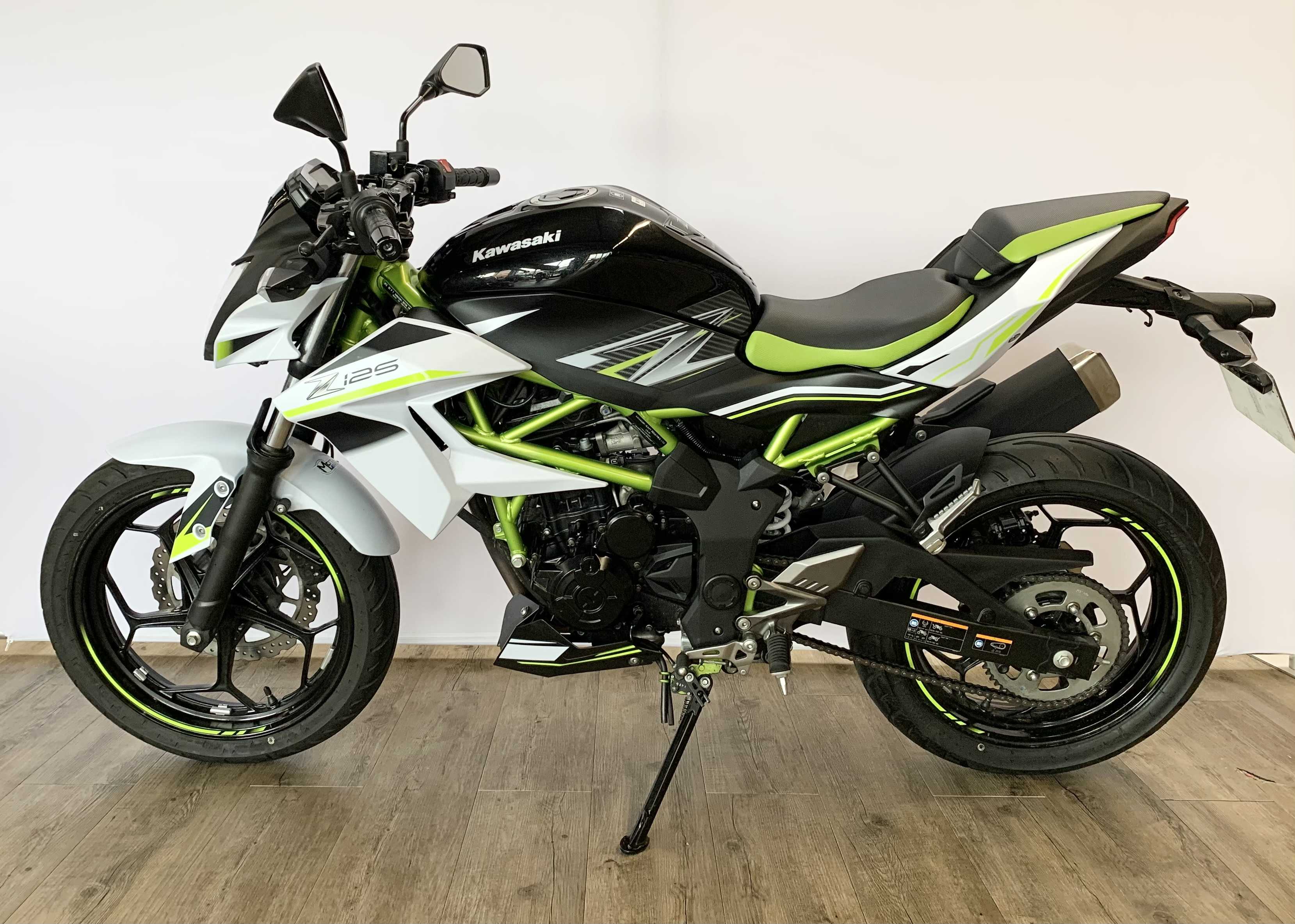 Kawasaki Z 125 2019 HD vue gauche