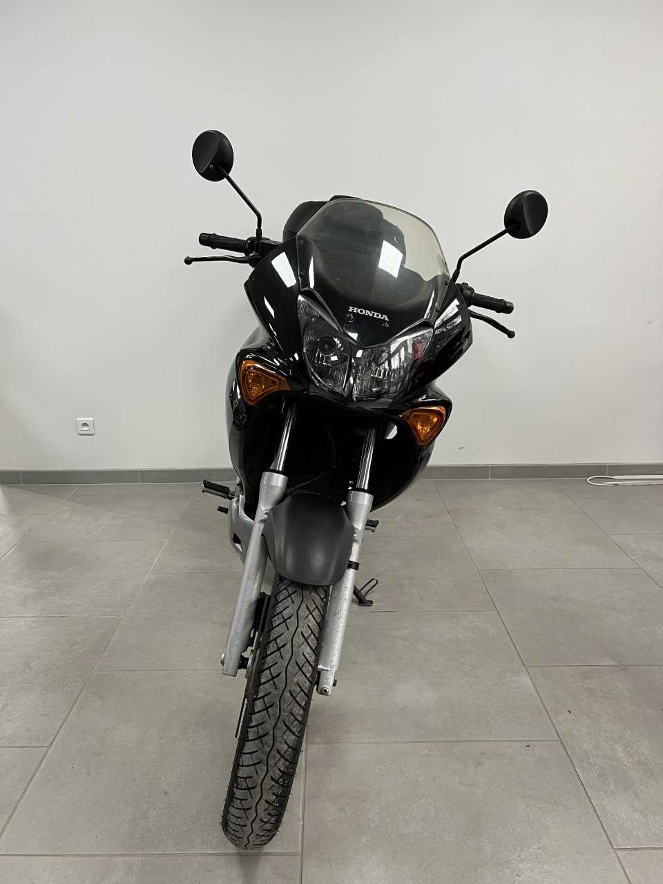Honda XL 125 V Varadero 2005 vue avant