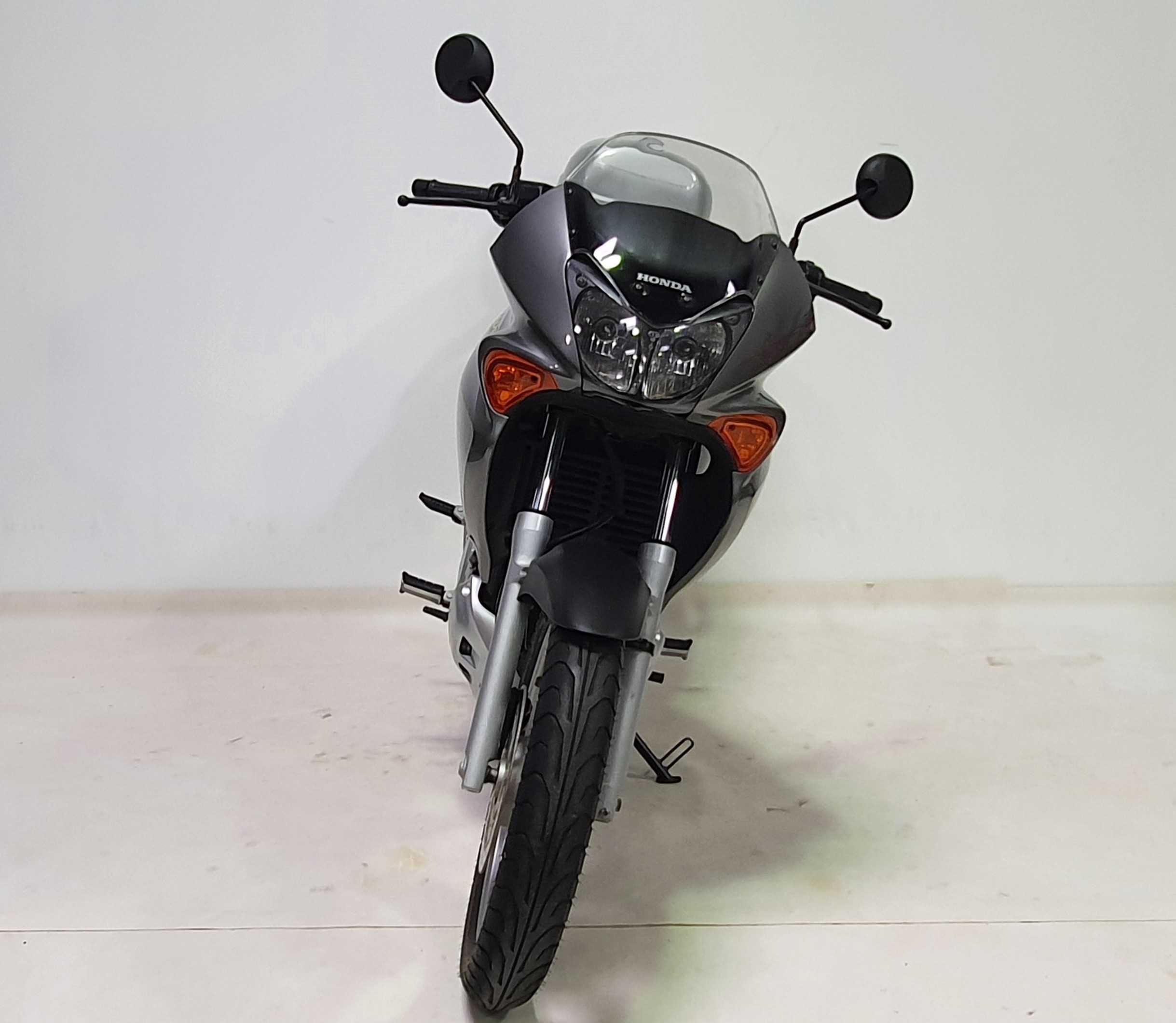 Honda 125 Varadero 2004 HD vue avant