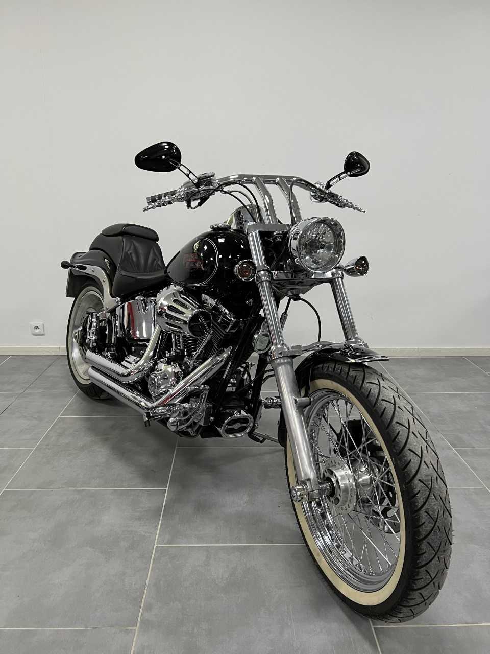 Harley-Davidson SOFTAIL HERITAGE 2006 HD vue 3/4 droite