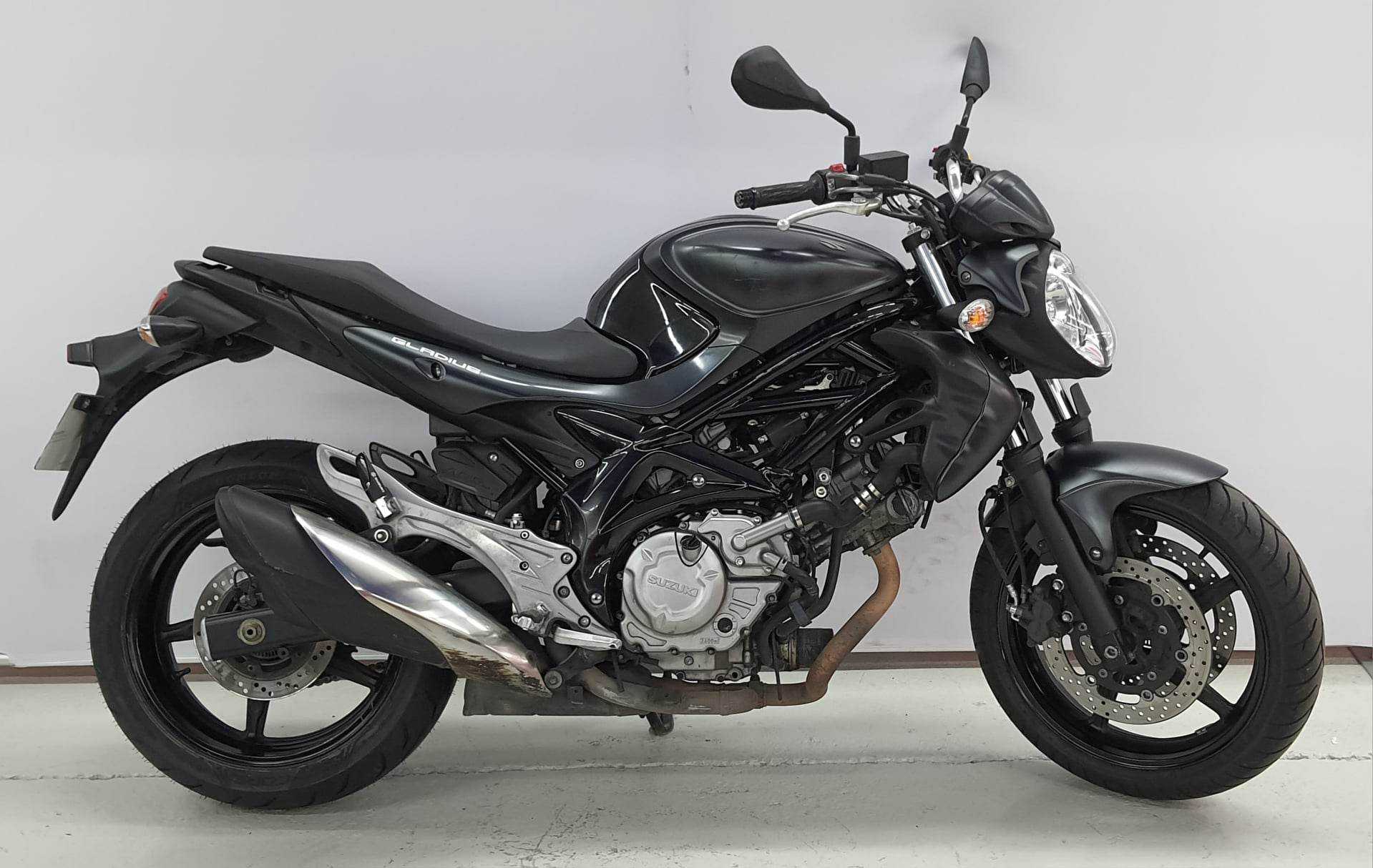 Suzuki SFV 650 Gladius ABS 2015 HD vue gauche