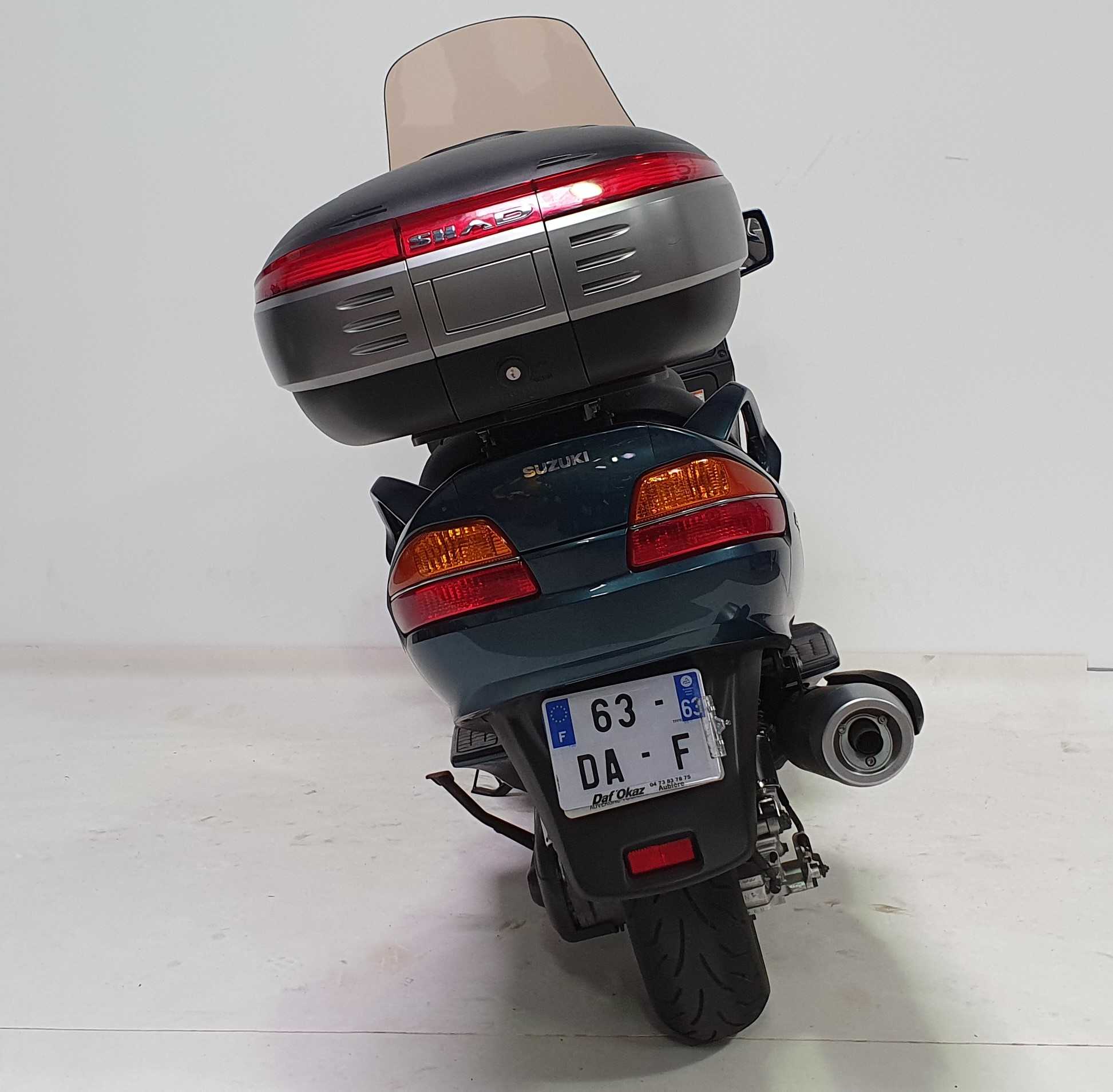 Suzuki 650 Burgman 2003 HD vue arrière