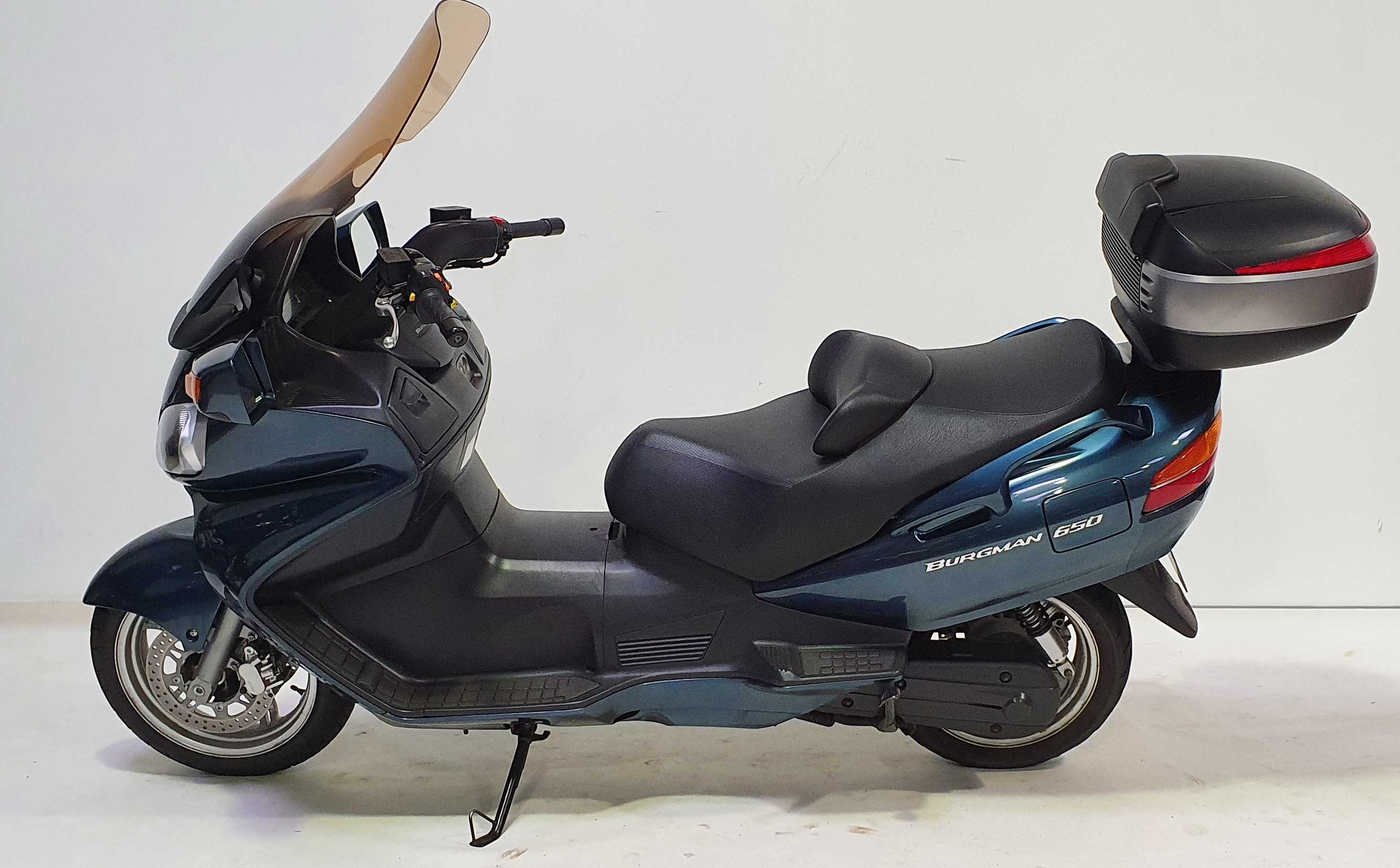 Suzuki 650 Burgman 2003 HD vue gauche