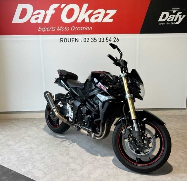 Suzuki GSR 750 2012 HD vue 3/4 droite