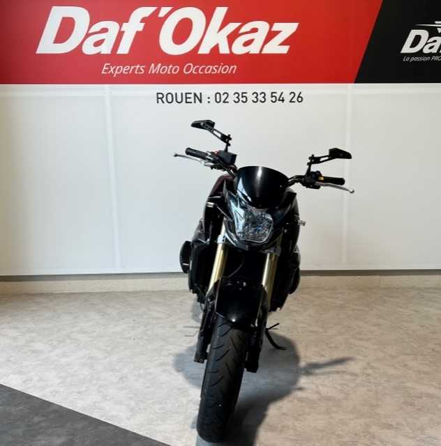 Suzuki GSR 750 2012 HD vue avant