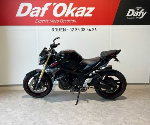 Suzuki GSR 750 2012 HD vue gauche