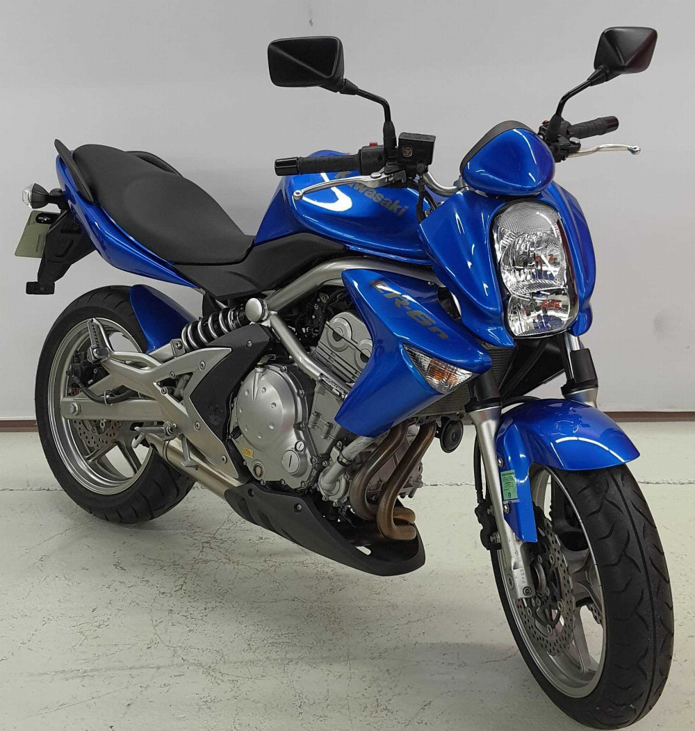 Kawasaki ER-6N (2008) BLEU ER-6N (2008) BLEU 2008 vue 3/4 droite