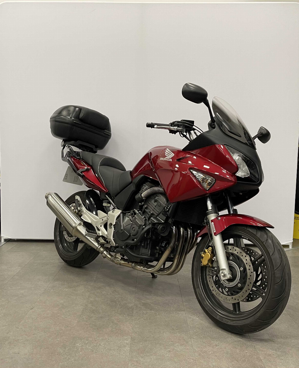 Honda CBF 600 S ABS 2007 vue 3/4 droite