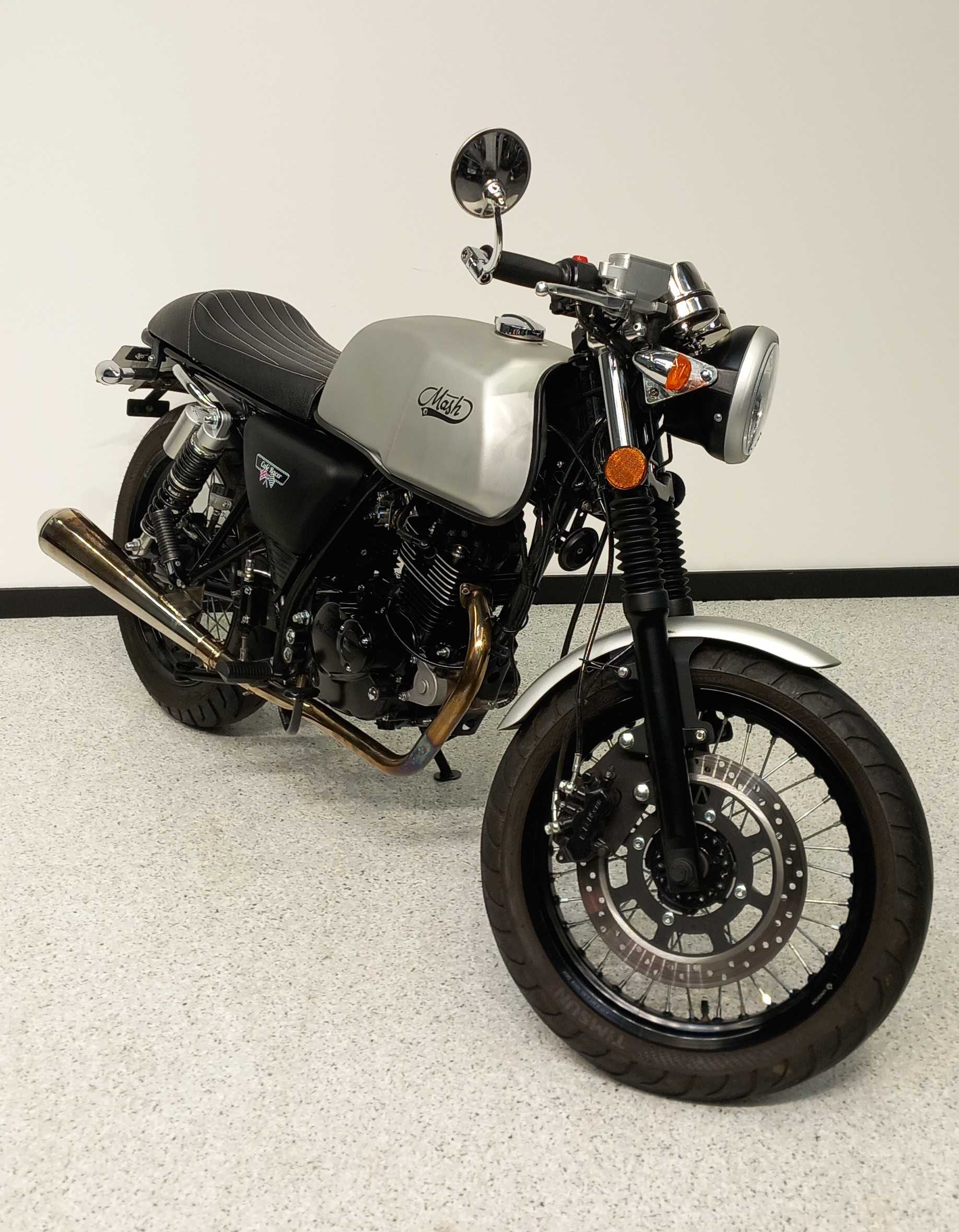 Mash 125 CAFE RACER 2021 HD vue 3/4 droite