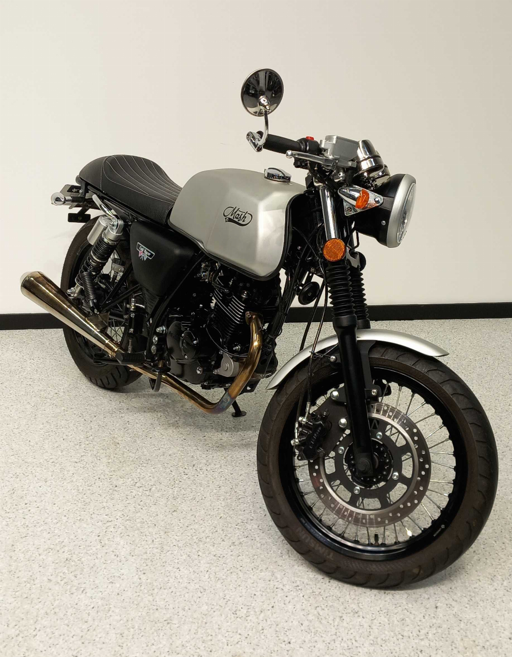 Mash 125 CAFE RACER 2021 vue 3/4 droite