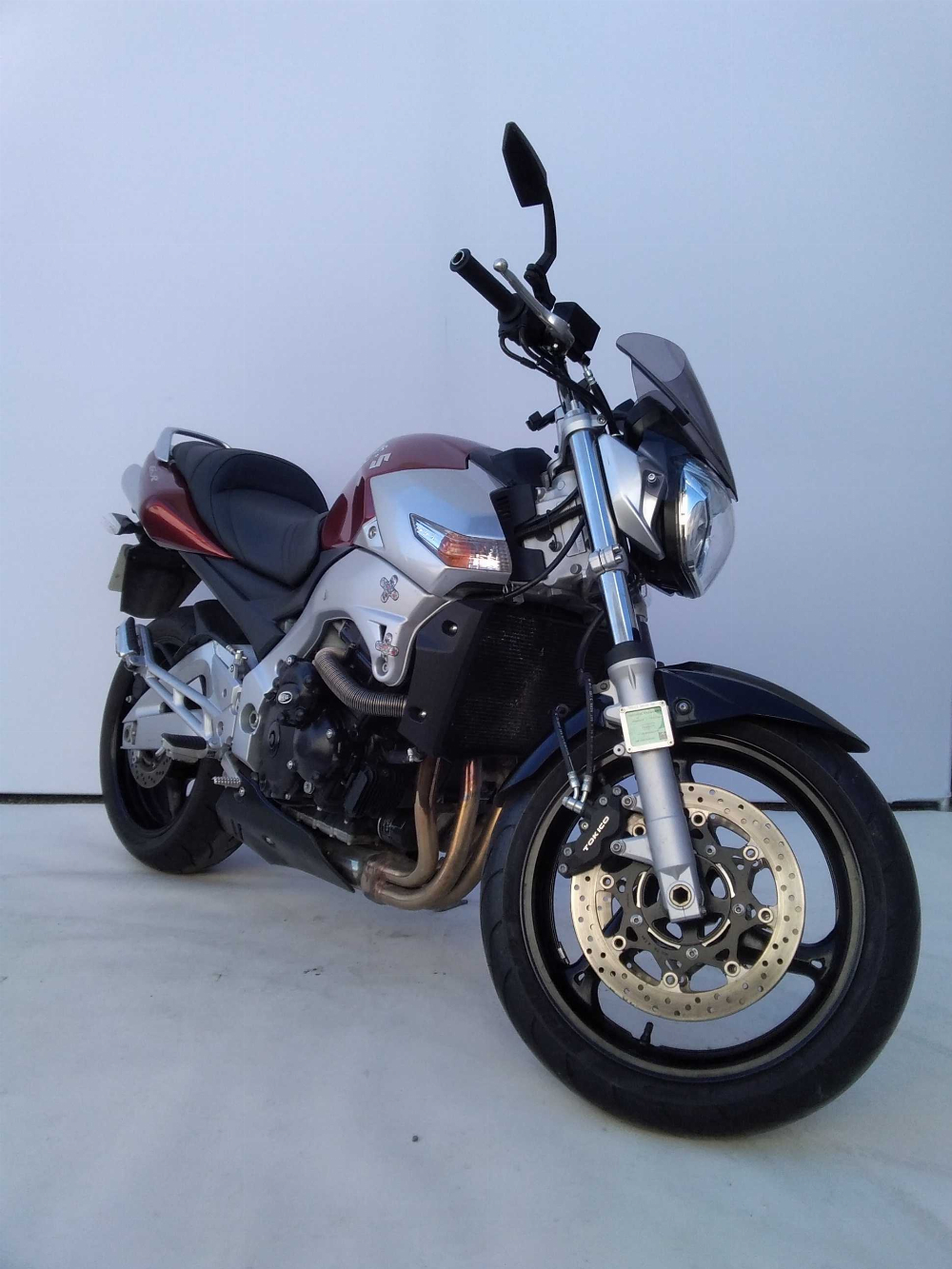 Suzuki GSR 600 2008 vue 3/4 droite