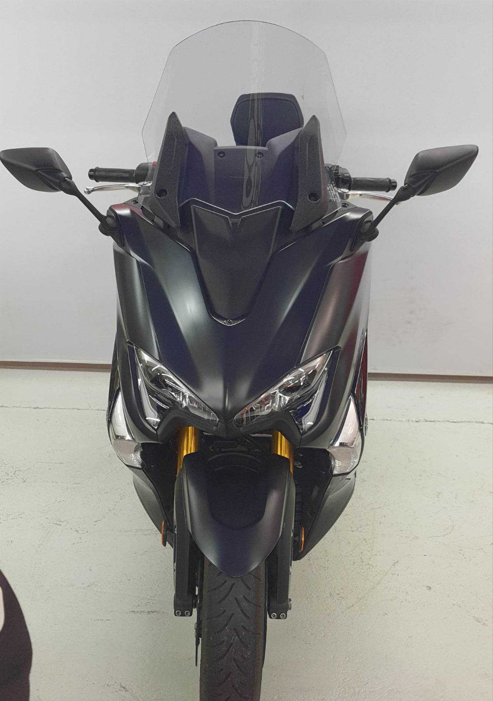 Yamaha XP 530 T-Max SX 2018 vue avant