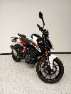 Aperçu KTM 125 Duke 2018 vue 3/4 droite