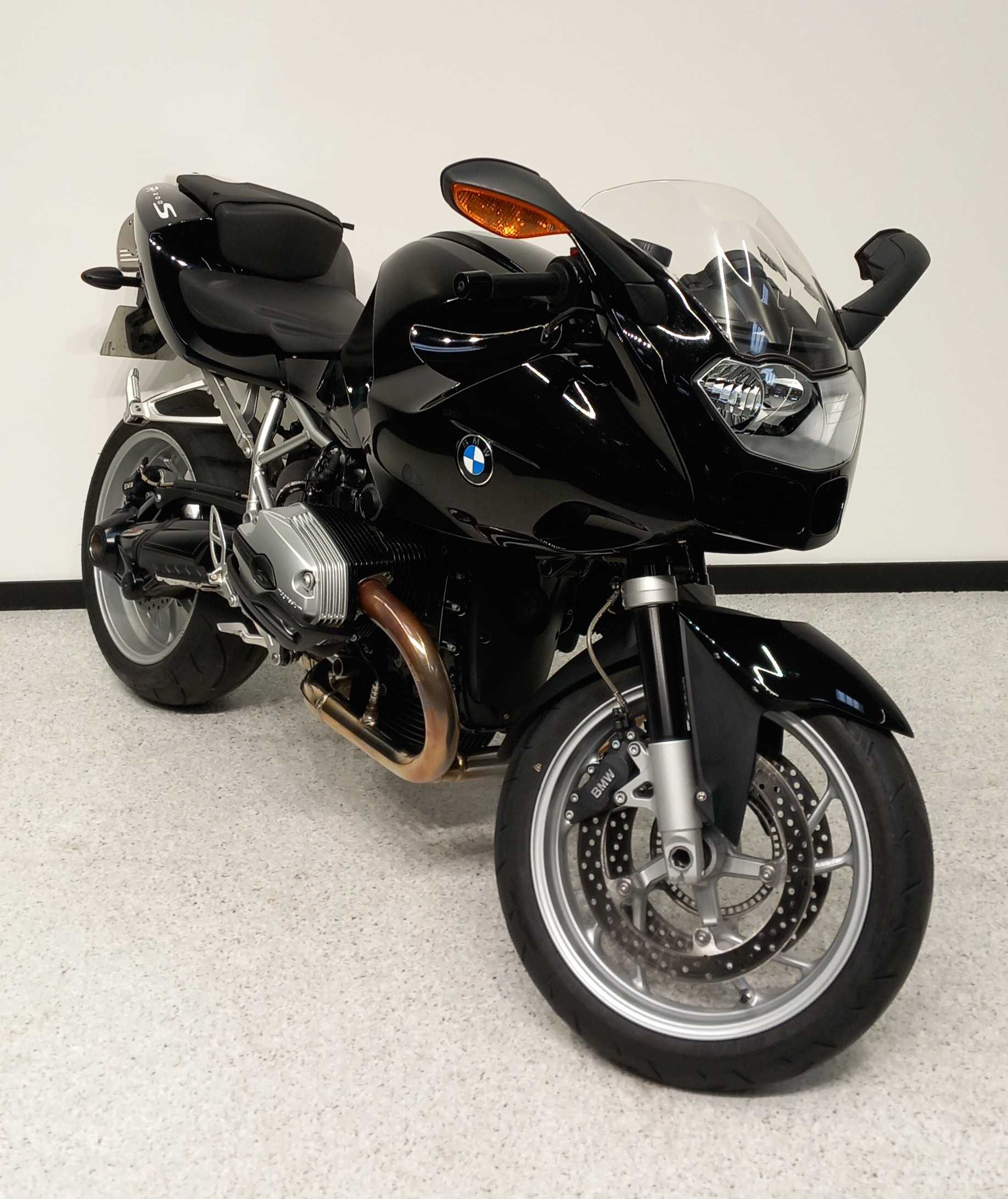 BMW R 1200 S 2007 HD vue 3/4 droite