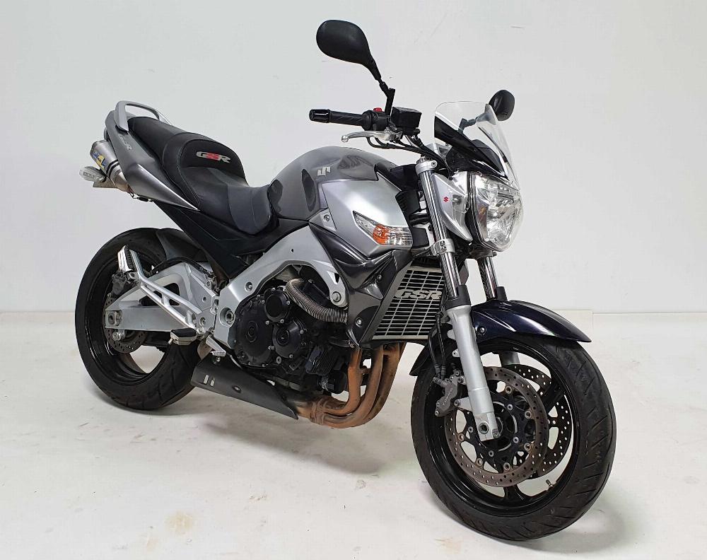 Suzuki 600 GSR 2006 vue 3/4 droite