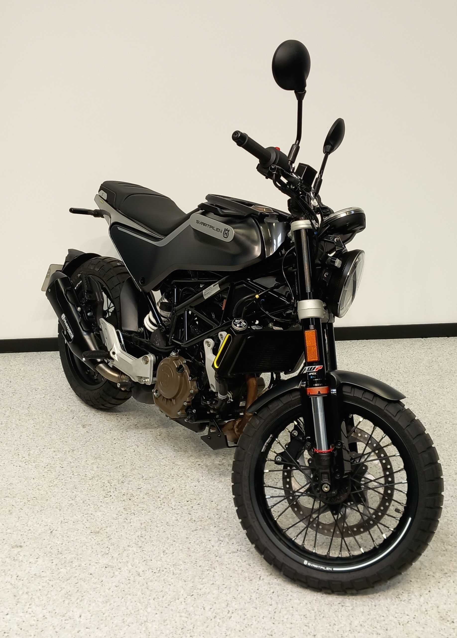 Husqvarna Svartpilen 125 2021 HD vue 3/4 droite