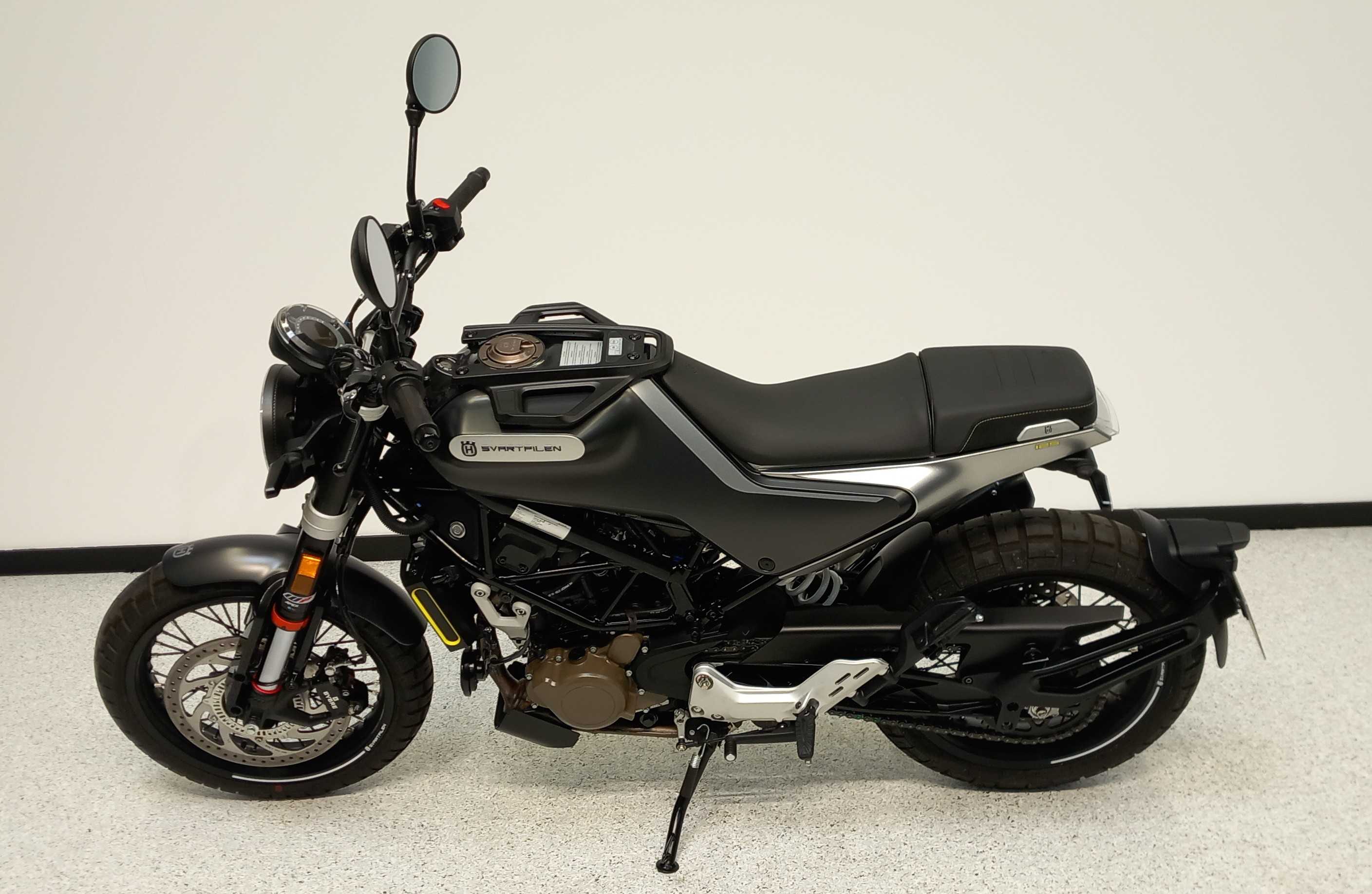 Husqvarna Svartpilen 125 2021 HD vue gauche