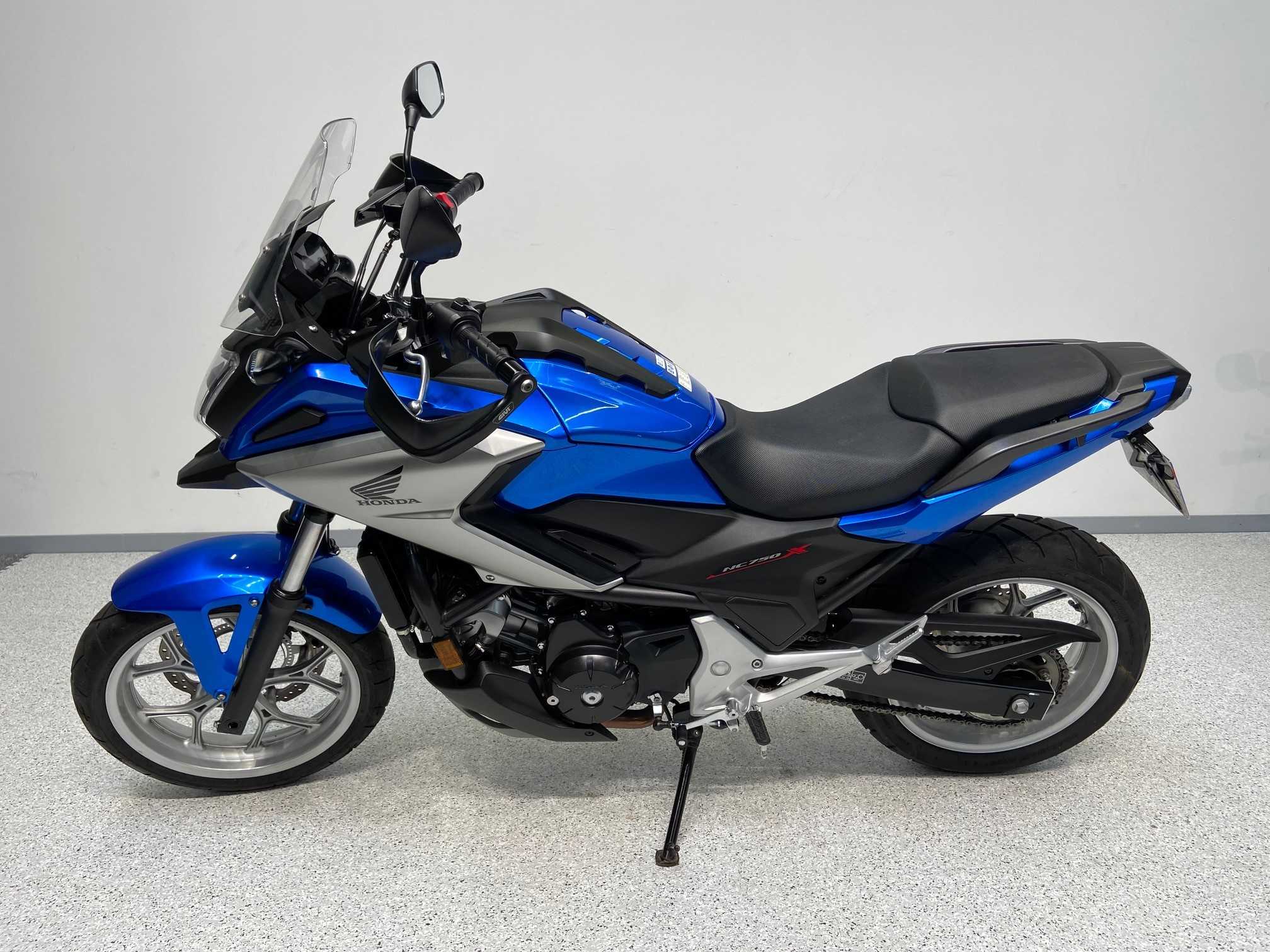 Honda NC 750 X 2018 HD vue gauche