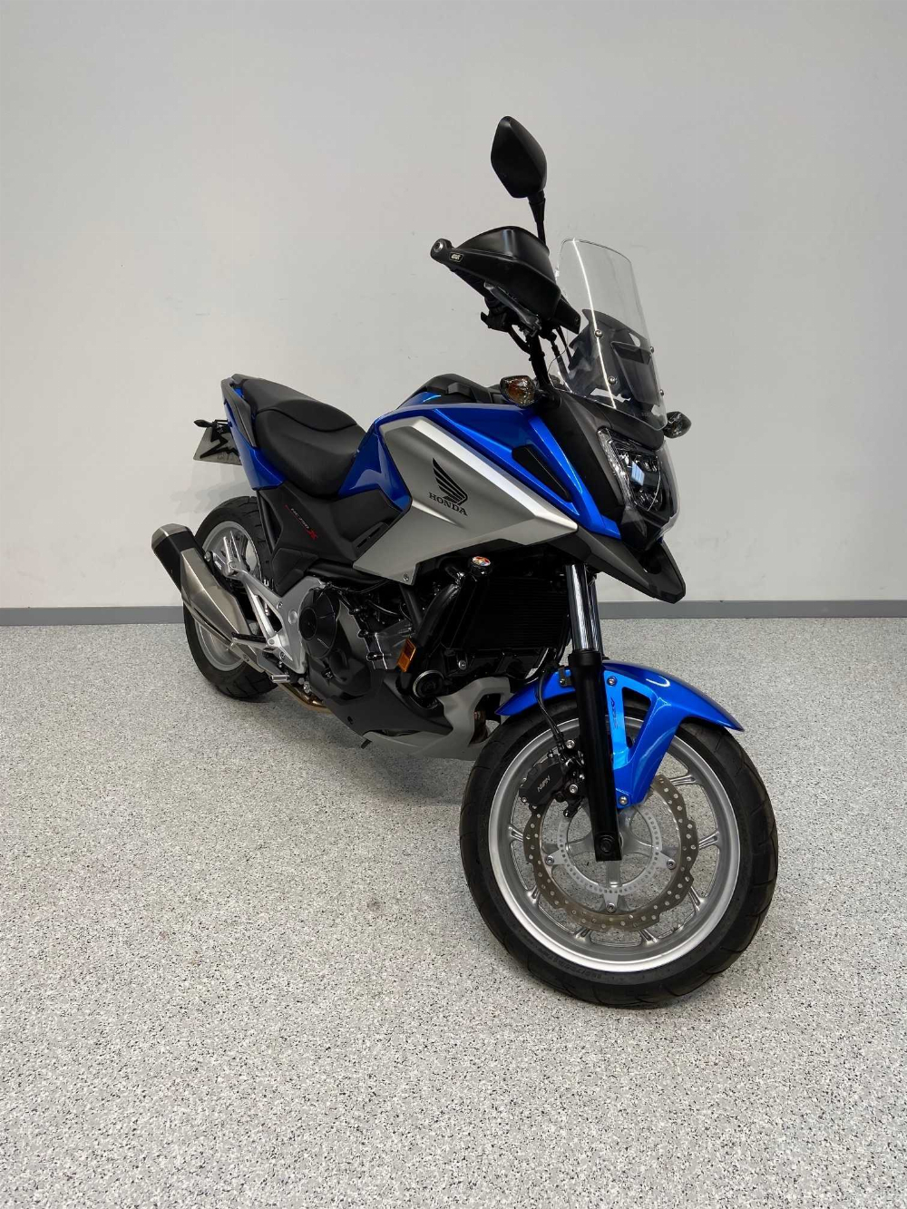 Honda NC 750 X 2018 vue 3/4 droite